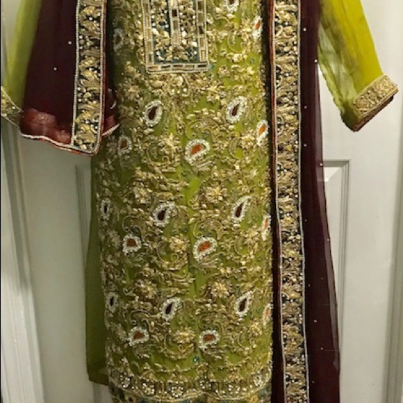 Heavy parti georgette with gold work - Picture 1 of 3